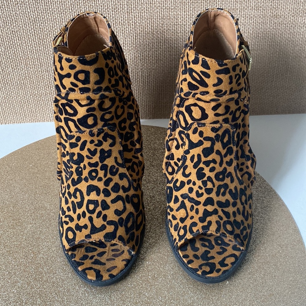 Qupid Leopard Booties - Picture 2 of 7